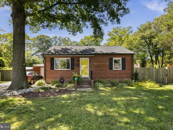 6806 Smithway Dr, Alexandria, VA 22307