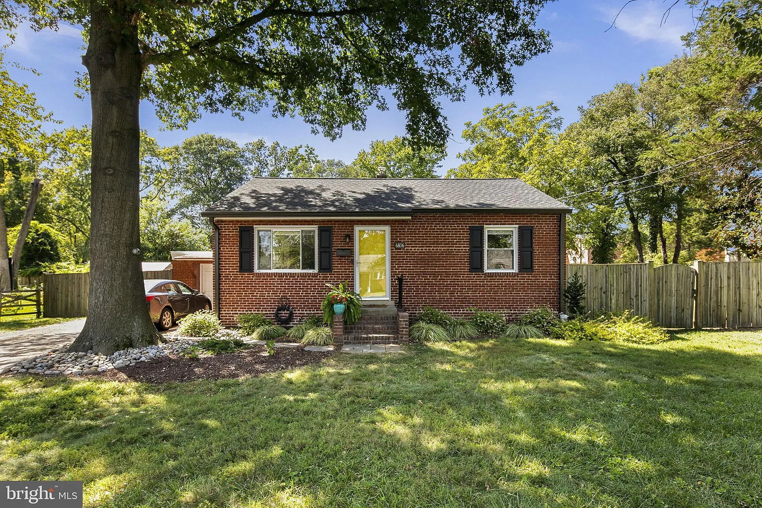 6806 Smithway Dr photo 1