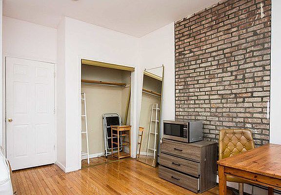 4th image of 814 Marcy Ave #3L