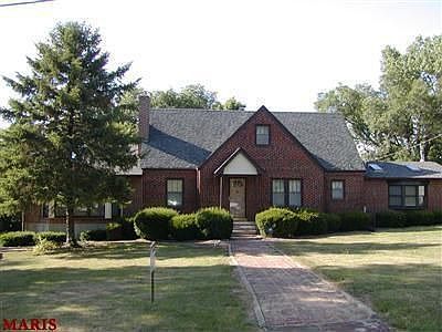 brick home on 3.16 acres