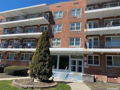 100 Randall Avenue #3B, Freeport, NY, 11520