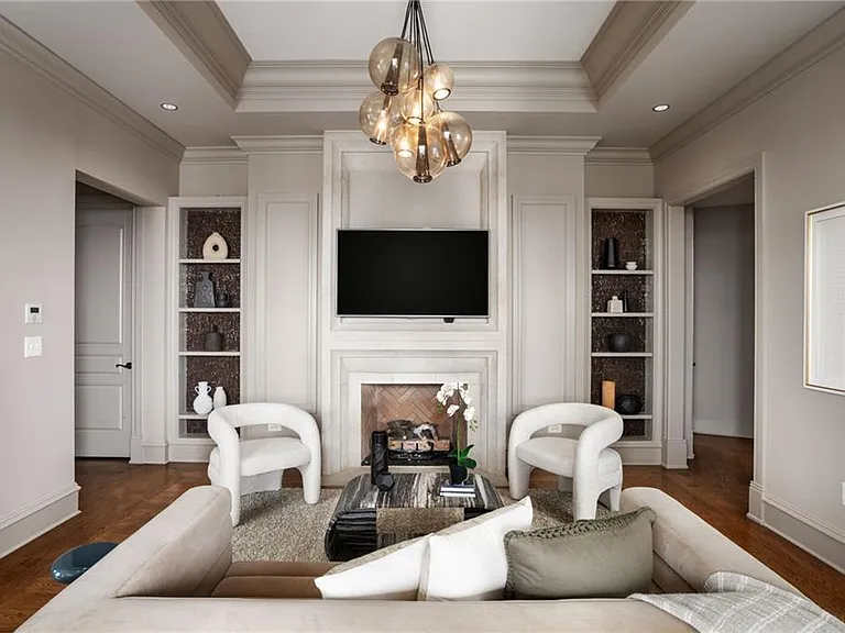 3376 Peachtree Rd NE #41A — Photo 56