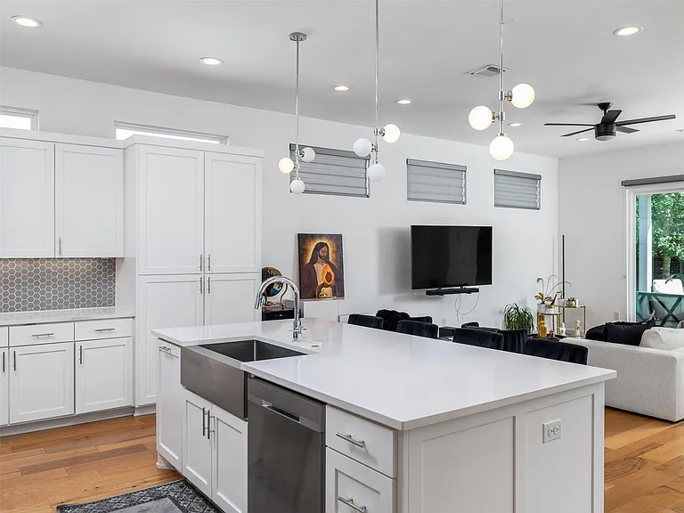 6309 Keegans Dr — Photo 13