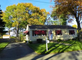 123 Corona St, Warwick, RI 02886