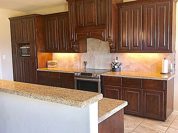 5th image of 1704 Margaret Ln
