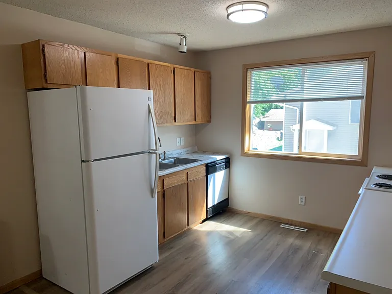4255 3rd St NE #3 — Photo 4