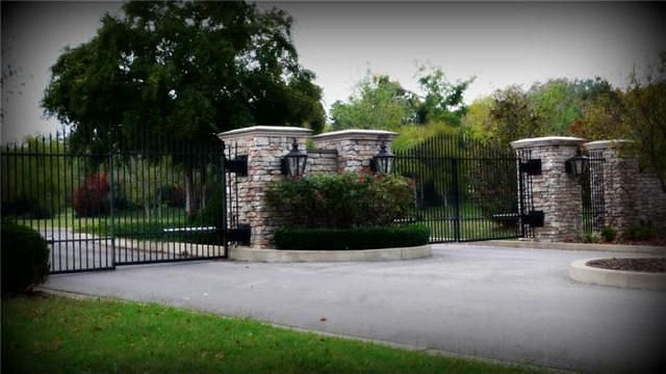 2nd image of 9204 Selkirk Ct