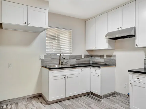 14233 1/2 Sylvan St, Van Nuys, CA 91401