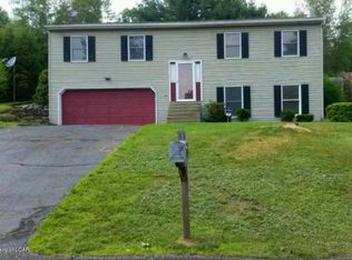 20 Vista Dr, Nanticoke, PA 18634