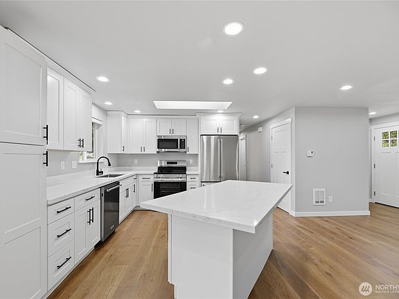 3rd image of 1303 Beach Avenue