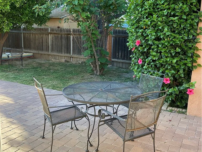 7339 White Oak Ave — Photo 20