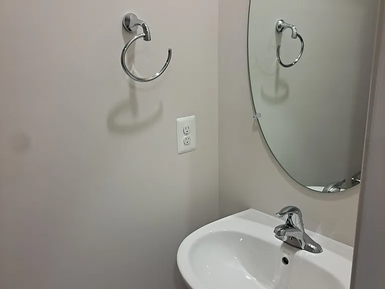 8737 Whitman Dr — Photo 3