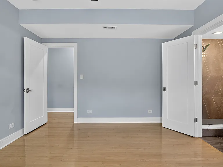 6629 S Ingleside Ave #2 — Photo 18