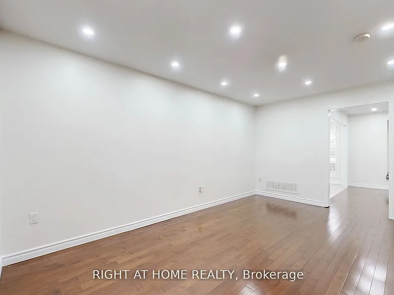 5160 Ravine Cres — Photo 30