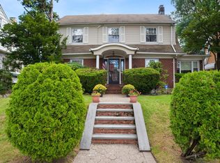 3549 159th St, Flushing, NY 11358