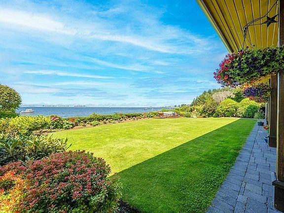 4th image of 768 Tsawwassen Beach Rd