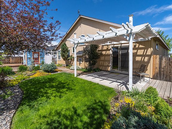 4th image of 727 NE Marigold St