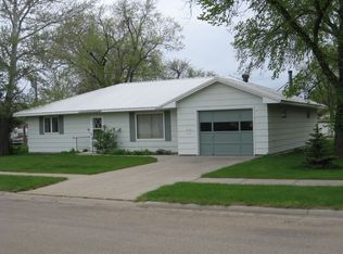408 2nd St W, Lemmon, SD 57638
