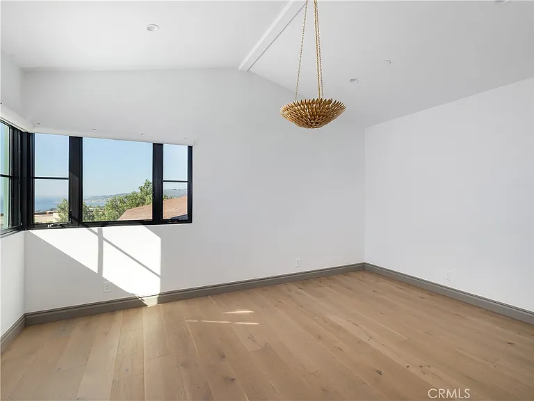 32009 Cape Point Dr — Photo 43
