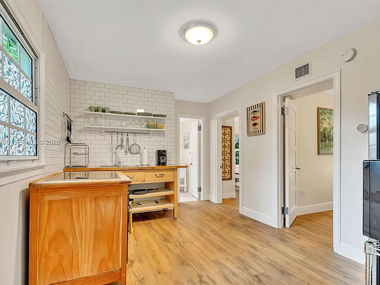 1826 NW South River Dr — Photo 20