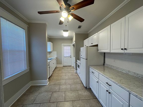 4th image of 652 Stephenson St