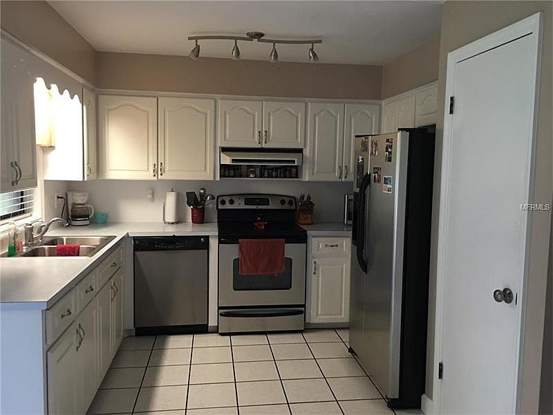 2nd image of 3016 Lantana Rd