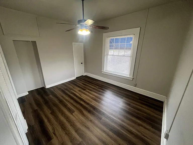 101 S Victory St #304 — Photo 8