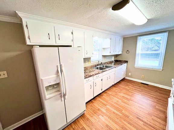 2nd image of 2446 Mosby Ave