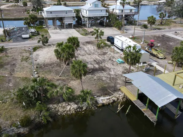 20700 Marina Rd, Perry, FL 32348