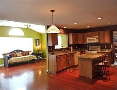 4th image of 9105 Wisteria Ct