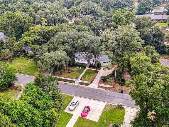 5th image of 3621 Menendez Dr