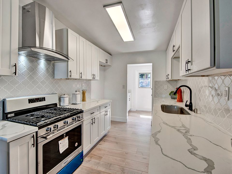 1st image of 2065 W 161st St