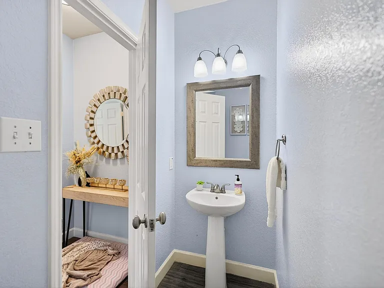 2522 Knoll Shadows Ln — Photo 13