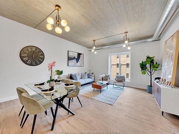 3rd image of 6550 Wyandotte St E #302