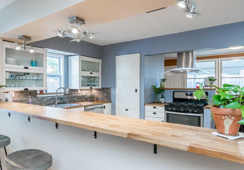 1st image of 2813 Joan Ave