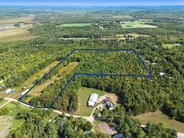 68 Old Farm Road, Plymouth, ME 04969