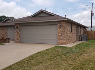 305 Wren Dr, Ponca City, OK 74601
