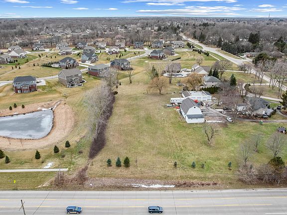 4th image of 8517 N Beck Rd