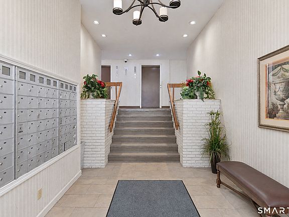 4th image of 34A Padanaram Road #302