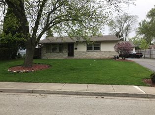 208 Granada Rd, Carpentersville, IL 60110