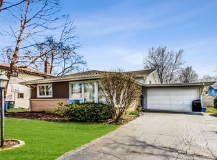 1403 E Cedar Ln, Mount Prospect, IL