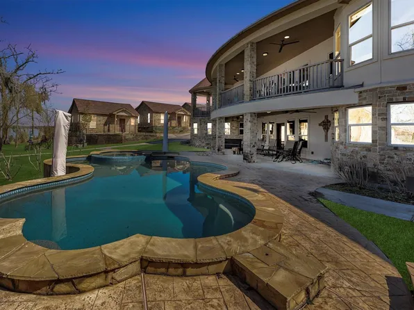 20433 Doral Dr, Huntsville, TX 77320