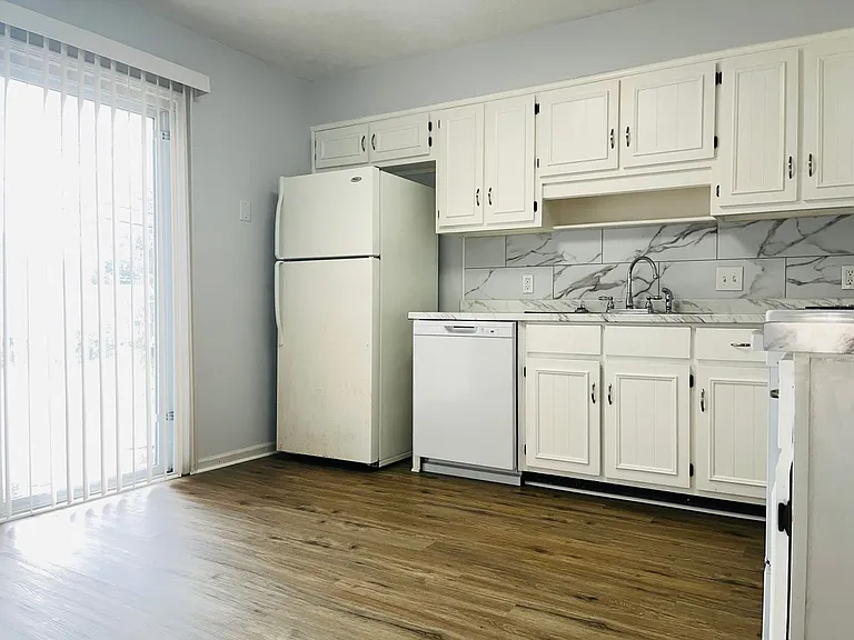 104 Peachtree Ct — Photo 5