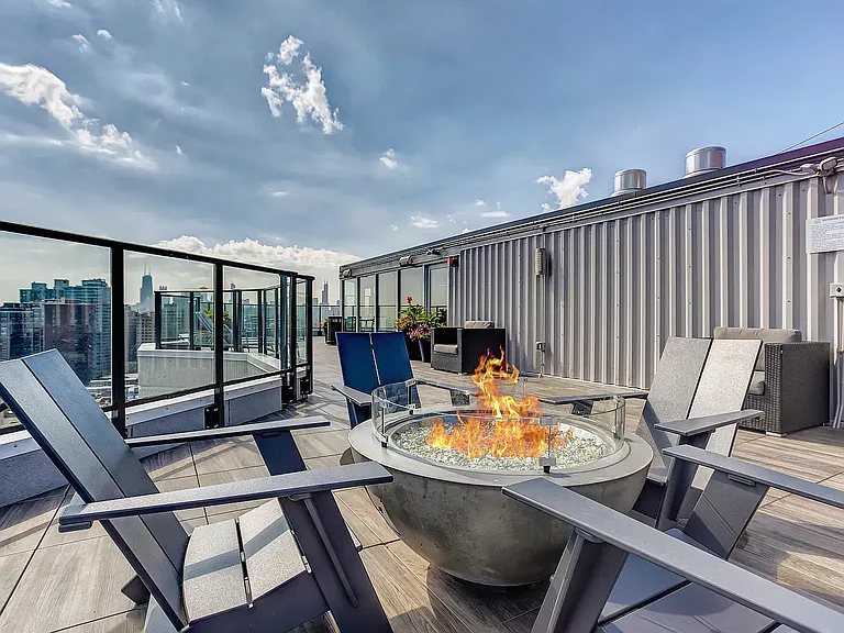 2535 N Clark St #809 — Photo 18