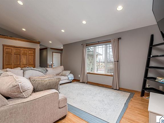 5th image of 100 La Costa Ln