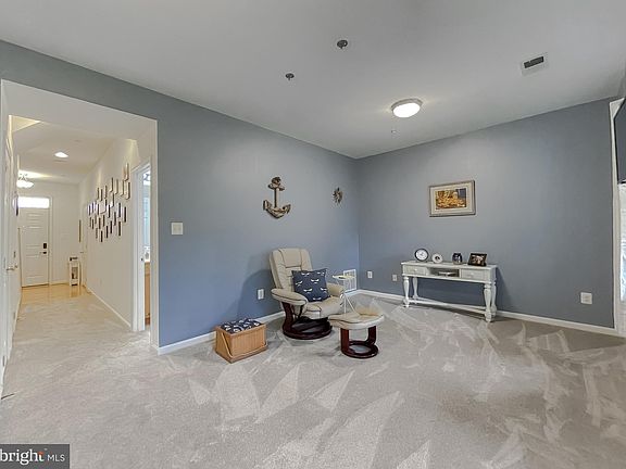 5th image of 43635 Marguerite St
