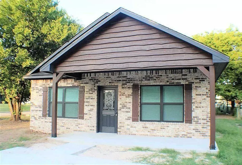 3 bed, 1247 sqft, $1,400 — Photo 1