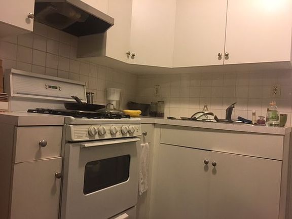 2nd image of 166 Norfolk St APT 3C