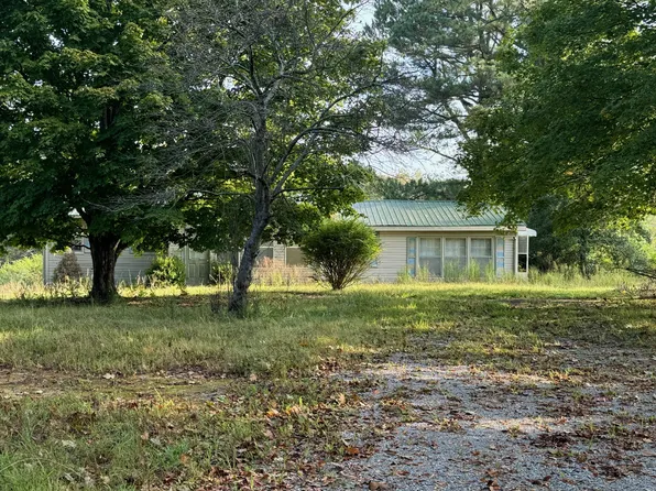 2449 S Hinton Rd, Southside, TN 37171