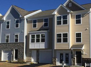 12 Antigua Dr, Hedgesville, WV 25427